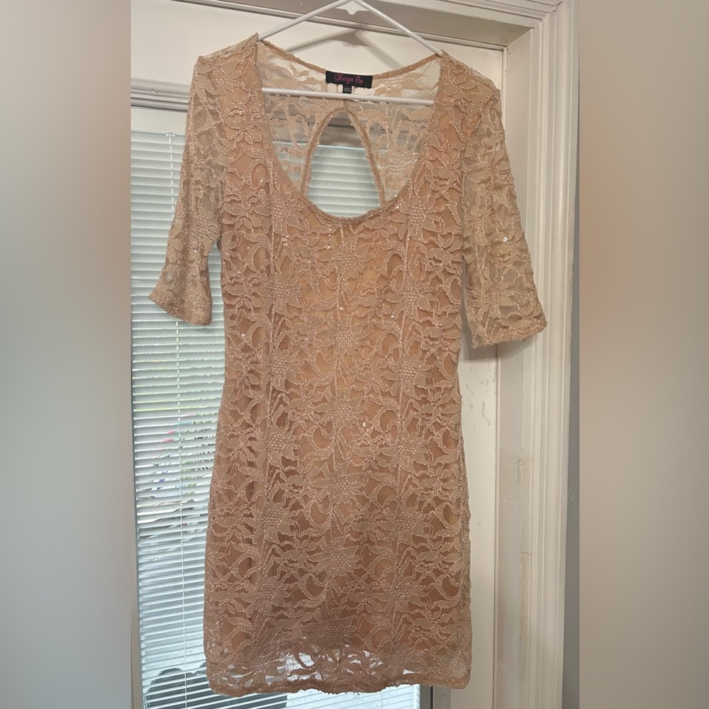Cream Bodycon Mini Dress with 3/4 Sleeves and Scoop Neck